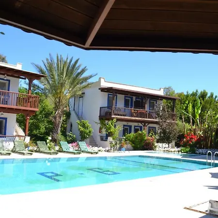 Apart-hotel Paradise 3*