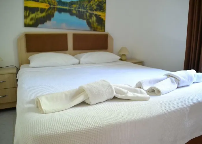 Ξενοδοχείο με διαμερίσματα Paradise 3*